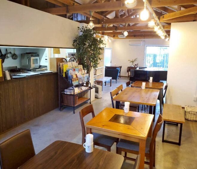 クロスロードカフェ　Crossroad Café