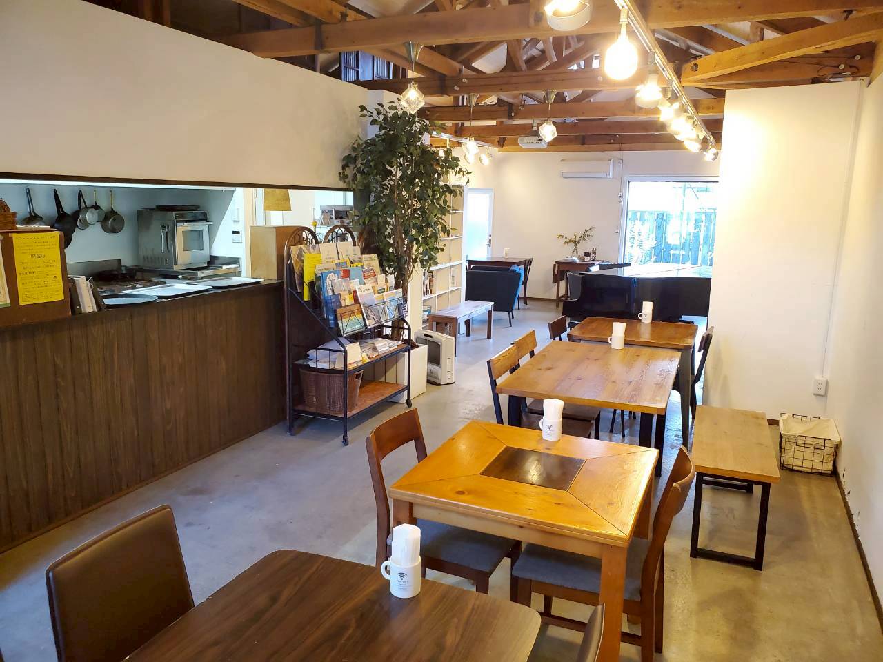 クロスロードカフェ　Crossroad Café